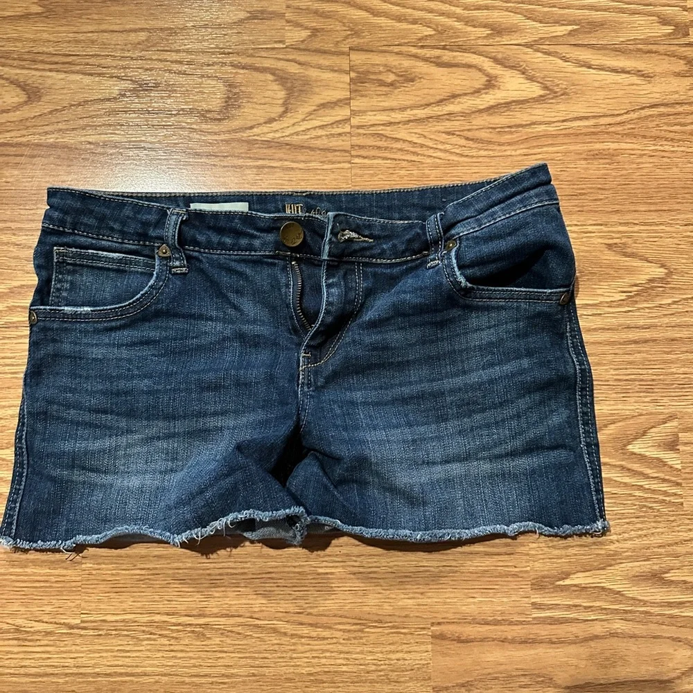 Kut from the Kloth Frayed Shorts Size:6 - Picture 1 of 7